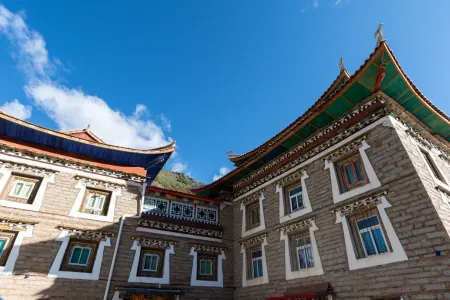 Four Monsoon Outdoor Club Homestay Отели рядом с достопримечательностью «Quanhua Shoal»