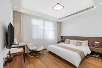 Rufeng Chinese Inn (Taohua Tan Scenic Area) - balcony