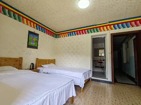Baoxing Qiaoqi Homestay Отели в г. Баосин