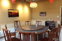 Riverside Boat Song Hotel Homestay - พร้อมอาหารเช้า
