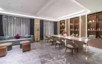 Lavande Hotel (Xuchang Pangdonglai Times Square Caowei Ancient City Store)