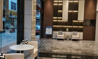 Yestour Hotel (Guigang Pingnan Government Center Shopping Plaza)