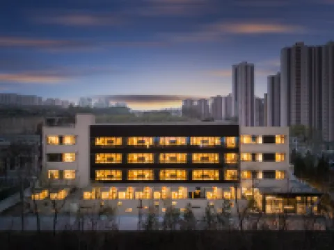 SFEEL Designer Hotel (Chaoyang Street Branch, Taiyuan Railway Station) Hotels near Shuangta Temple (Twin Pagoda Temple)