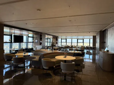 Xingtai Tianyi Square Delong Center Atour Hotel Отели рядом с достопримечательностью «Hebei Mechanical and Electrical Vocational and Technical College»