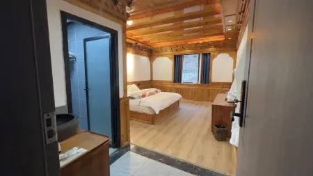 Gongga Xingkong Homestay Отели рядом с достопримечательностью «Quanhua Shoal»