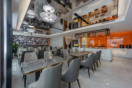 Xilinhot Man Ting Hotel (Weiduli Square Store)