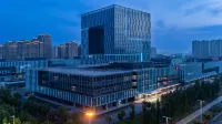 Radisson RED Hotel Jingjiang Financial Business District Hotels near Jingjiangshi Library (bushilishequfenguan)