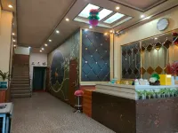 Zhonghe Express Hotel - parking