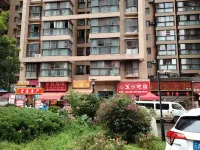 Lanfeng Homestay (Kunming Railway Station Branch) Hotels near محطة كونمينغ للسكك الحديدية