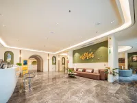 Xishuangbanna Jinghong Huachen Yuexi Holiday Hotel (Mengle Grand Buddha Temple Branch)