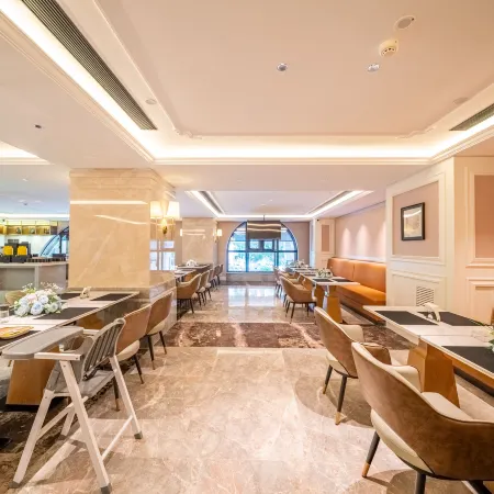 Vienna International Hotel (Xilinhot Municipal Government Xilin Square Branch)
