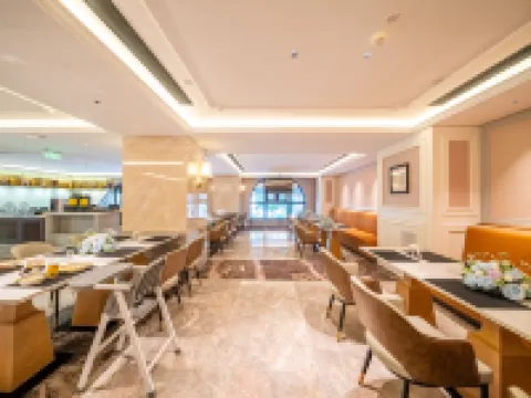 Vienna International Hotel (Xilinhot Municipal Government Xilin Square Branch)