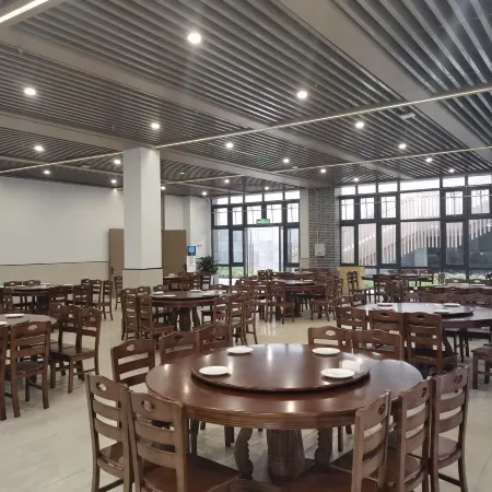 Wusheng Hemao Holiday Hotel
