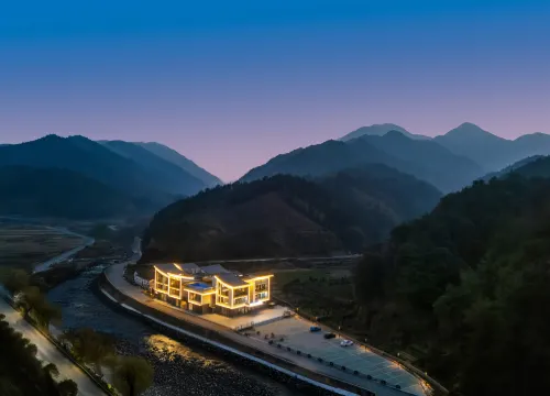 Jianwuxiang Ranjiangshan Resort Hotel