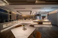 Home Inn Plus Hotel (Linyi Lushang Center Wanda Plaza Branch)
