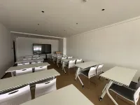 Xiao Man Hotel (Yongzhou Longshuitan Vision International Plaza Store) - parking