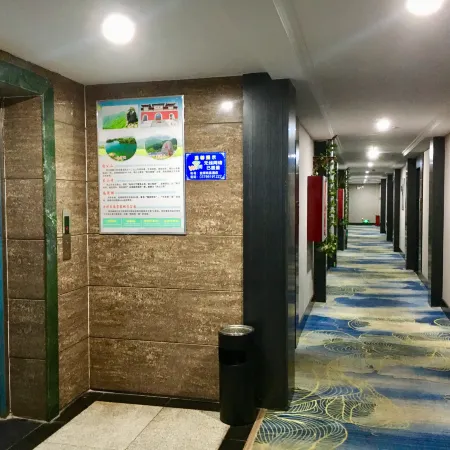 Springvale(XinYang Railway Station )