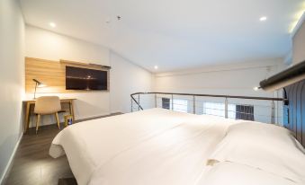 HanTing Premium Hotel (Shanghai University Subway Station)