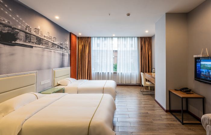 Green Land Hotel