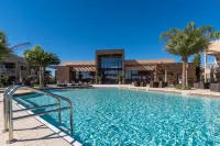 ماجيك فيليدج ياردز، تريدمارك كوليكشن باي ويندام