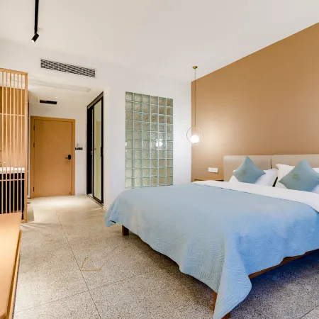 Floral Hotel· Courtyard 8, Gonghou Lane hotel (Guilin Liangjiang Sihu Elephant Trunk Mountain)