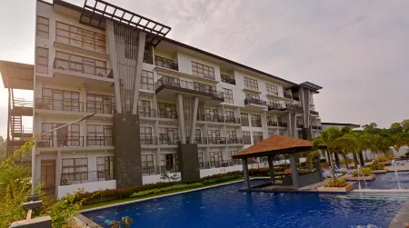 Crown Hotel at Harbour Springs Palawan Managed by Enderun Hotels