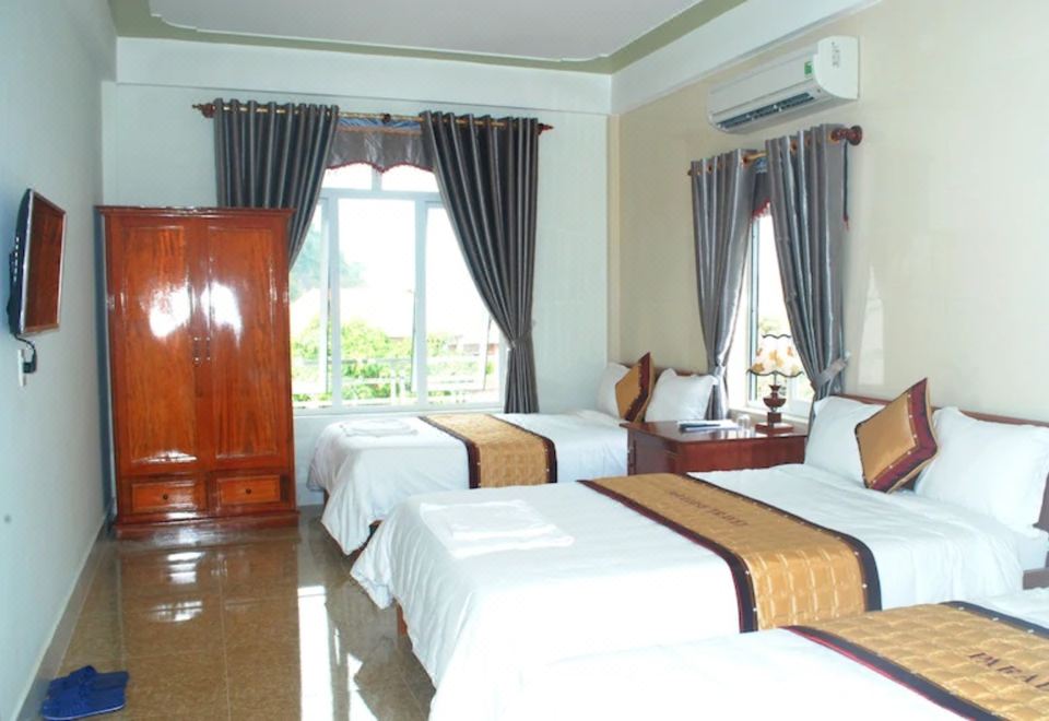 Paradise Hotel