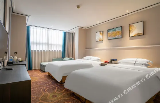 天成假日酒店（南充人民花園店）