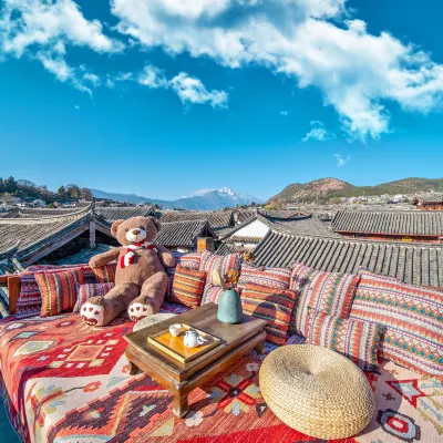 Lijiang pure sunshine · panoramic view of the ancient city and snow mountain Hotels near Square Street