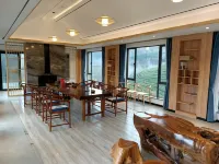 Baokang Xiling Mountain Lodge