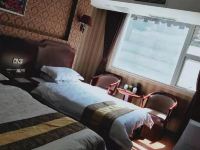 丹巴天路印象酒店 - 标准双床房