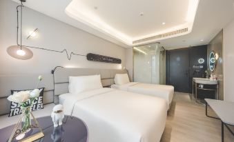 Nanjing Confucius Temple Zhonghua Gate Metro Station Light Residence Hotel
