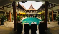 Ruean Thai Hotel Отели рядом с достопримечательностью «Wat Wang Sombun»