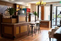 Yake Town Holiday Hotel (Dehui Branch)