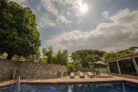 Gateway Hotel & Apartments - Pools