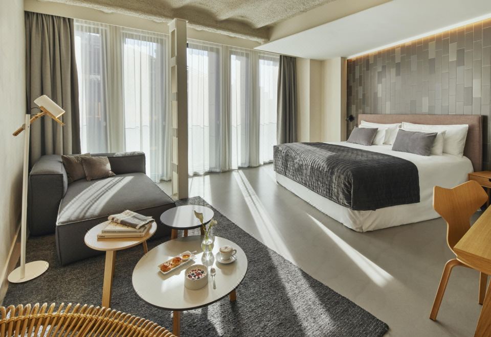 2. 올라 이샴플레..