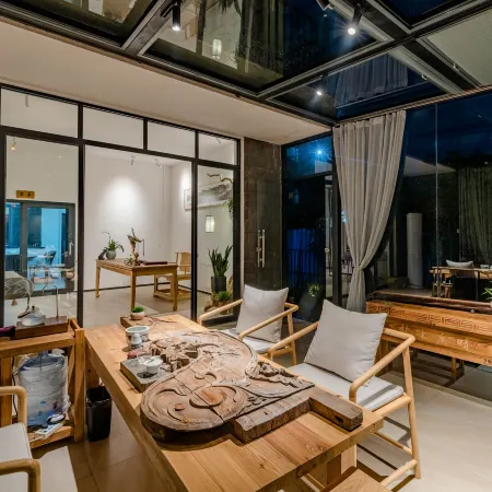 Floral Hotel · Shangyou Xiaozhu Hotel (Wuyishan Scenic Spot Store)