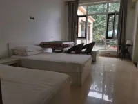 Dandong Yuerongzhuang Hot Spring Apartment Hotel di 
