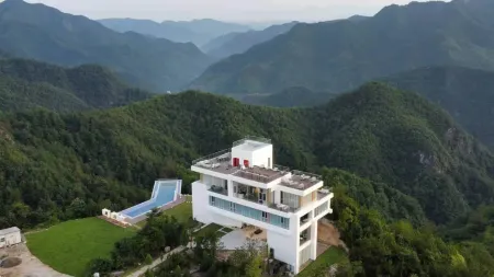 Floral Lux Hotel·Pan'an Panshan yunyin Guesthouse Отели рядом с достопримечательностью «Zhaomingyuan Scenic Area»