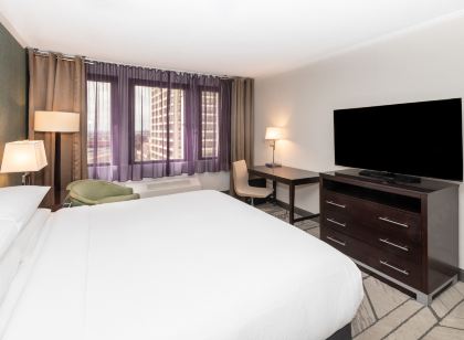 DoubleTree by Hilton Newark Penn Station
