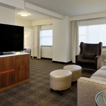 DoubleTree by Hilton Hotel & Suites Pittsburgh Downtown