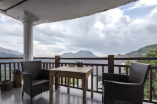 Hangzhou Linan Old Maple Tree Valley-view Hostel Hotels near Longmen Mijing Scenic Spot