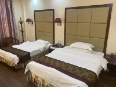 Shunfenglou Hotspring Hotel