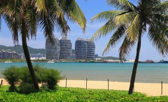Meet Summer Seaview Apartment