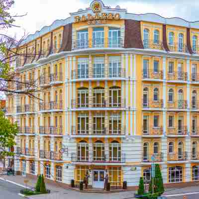 Premier Hotel Palazzo Hotel Exterior