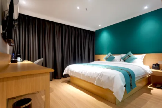 Lvcheng Hotel (Bayi Square store)