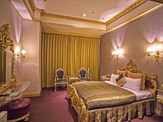 The We Hotel