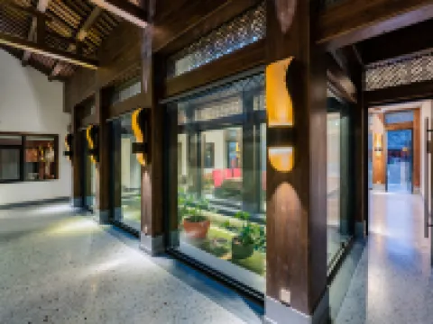 Hongcun wenshe · 20 dream Huipai private garden home stay Hotels in Yi County