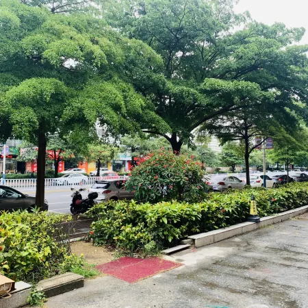 Gangfeng Express Hotel Отели рядом со станцией Beihai Railway Station