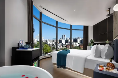 Molan Hotel (Wuyi Square IFS International Financial Center)